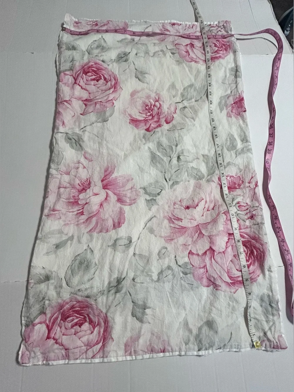 King Pillow Sham (1) Large Rose Pattern Linen Blend King  Sham. Envelope Closure